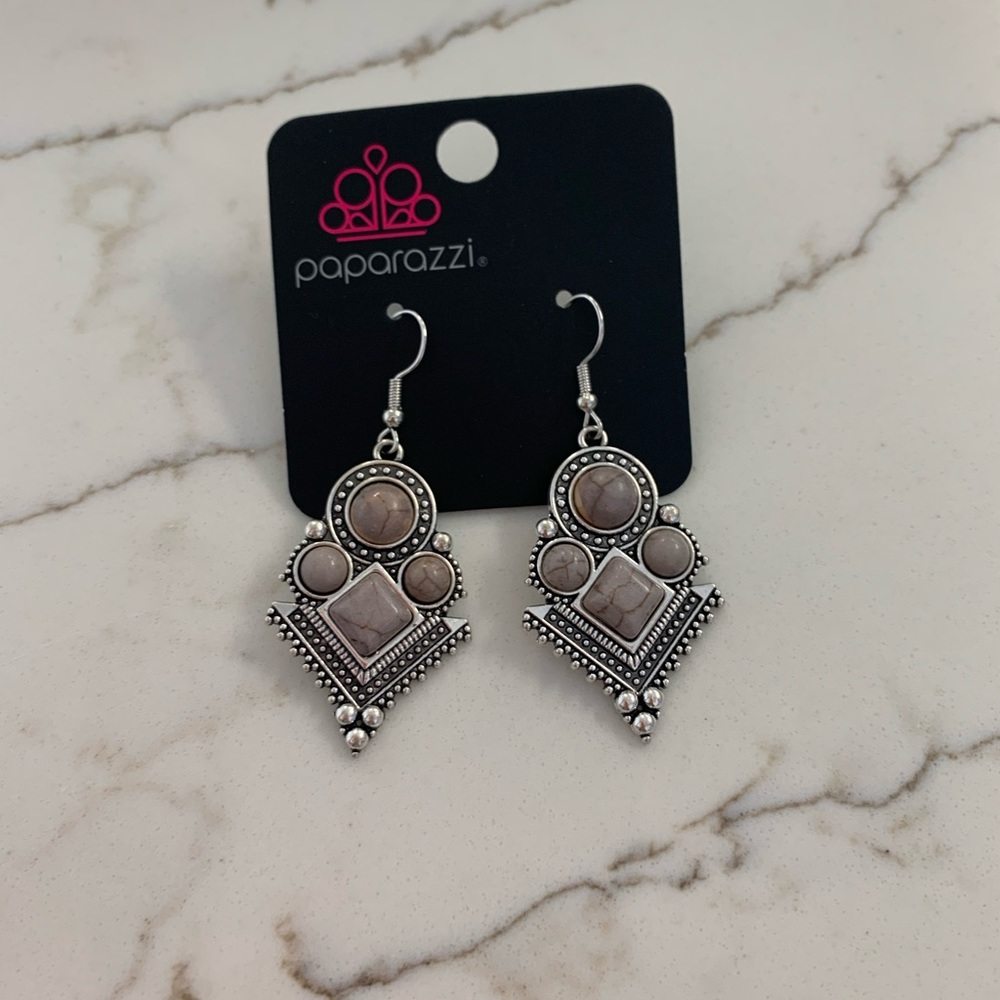🐣Paparazzi earrings